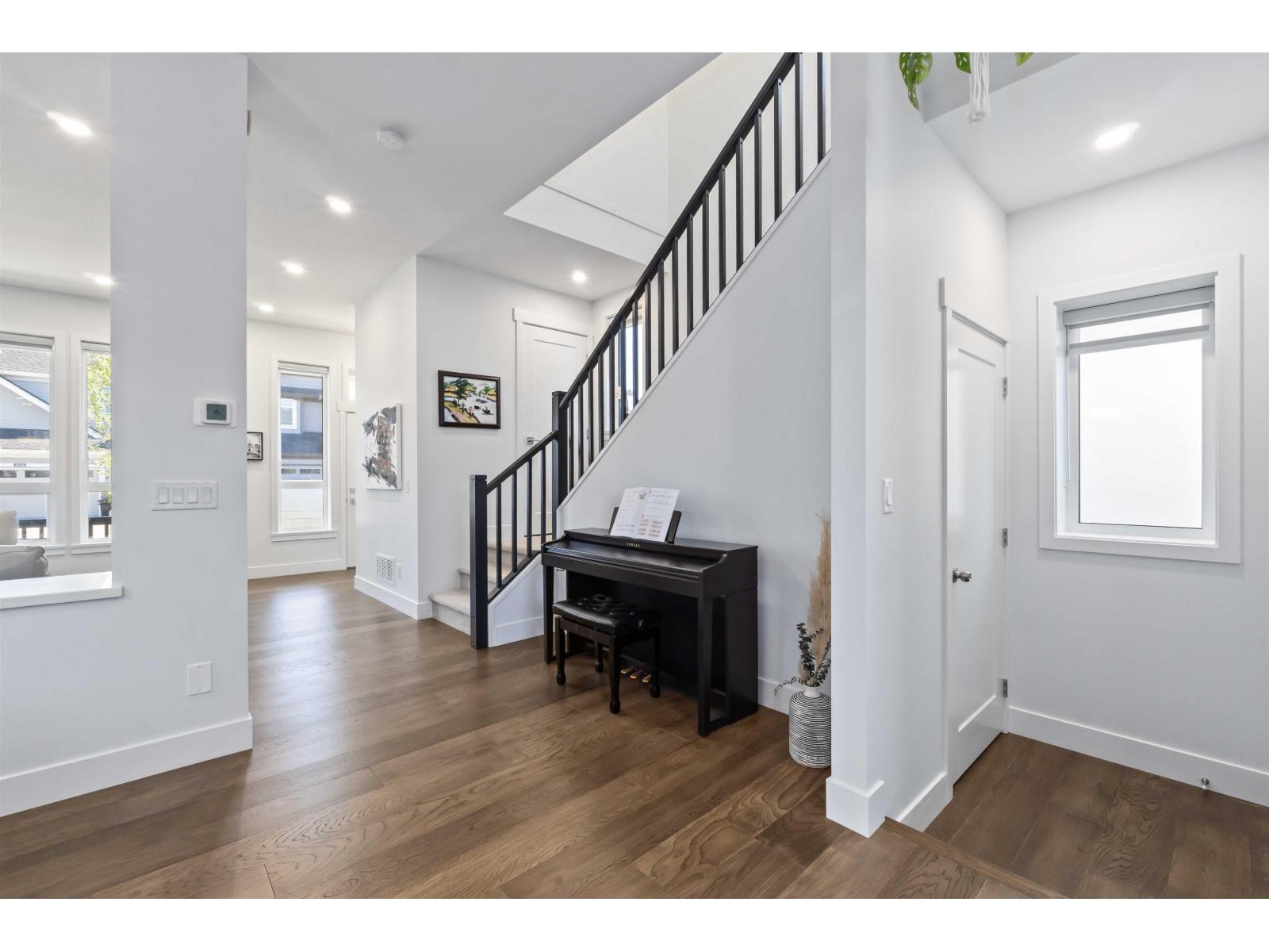Property at 20529 77B AVENUE image 4