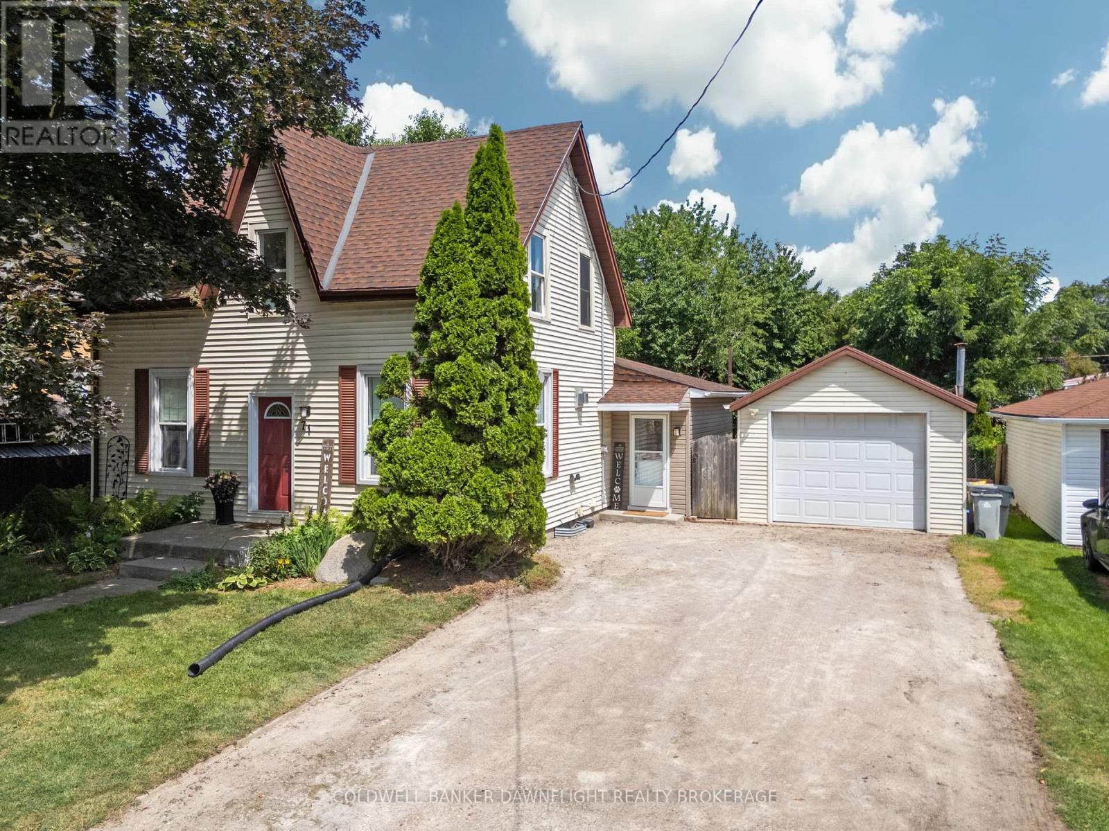 71 London Road, Bluewater, Ontario  N0M 1X0 - Photo 1 - X12325223