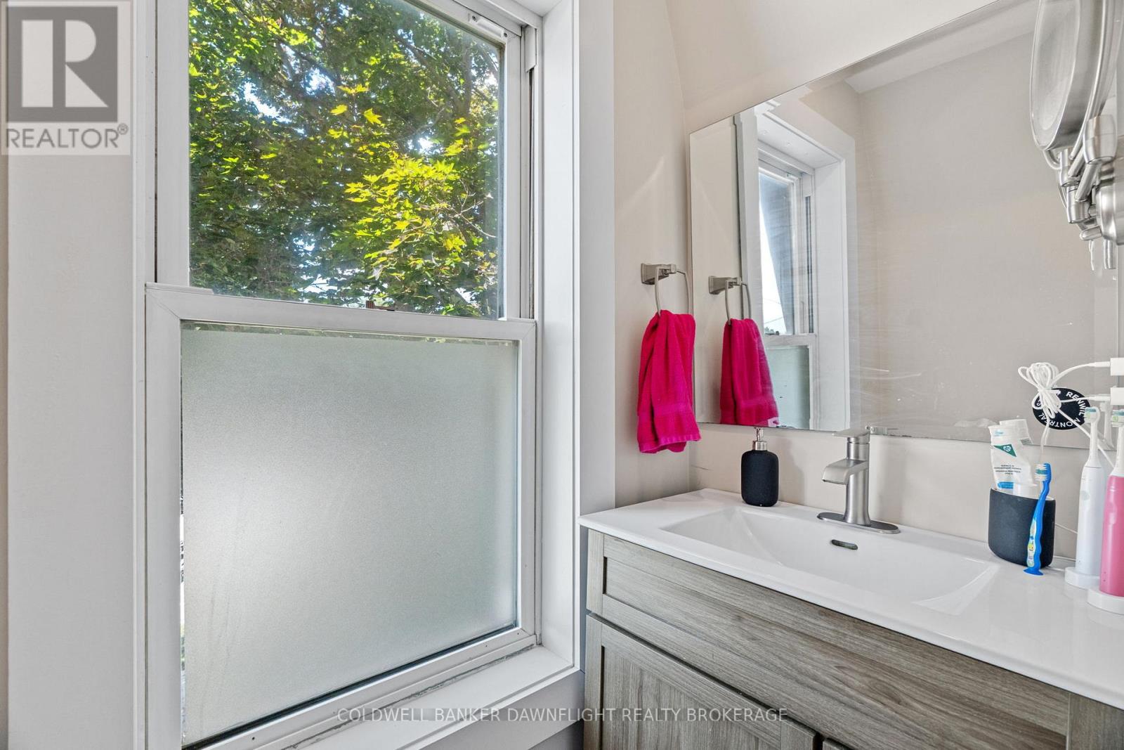 71 London Road, Bluewater, Ontario  N0M 1X0 - Photo 27 - X12325223