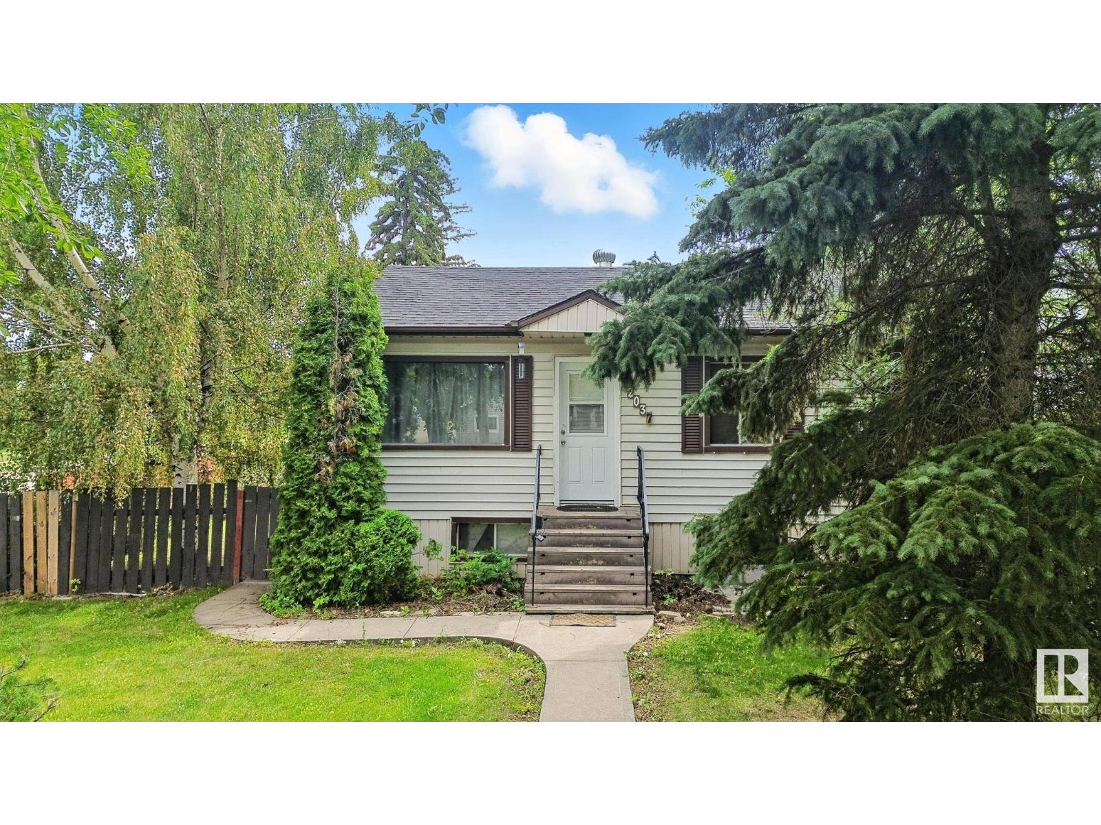 Property at 12037 38 ST NW NW image 1