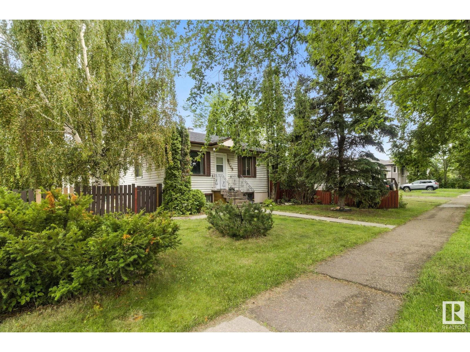 Property at 12037 38 ST NW NW image 4