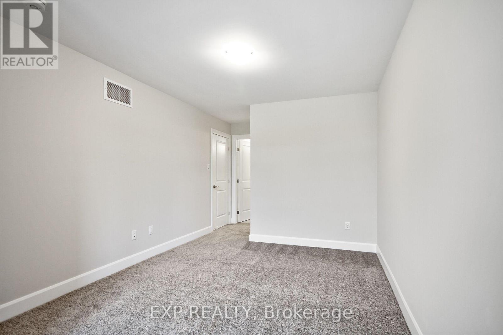 21 Cummings Avenue, Carleton Place, Ontario  K7C 0C4 - Photo 12 - X12325276