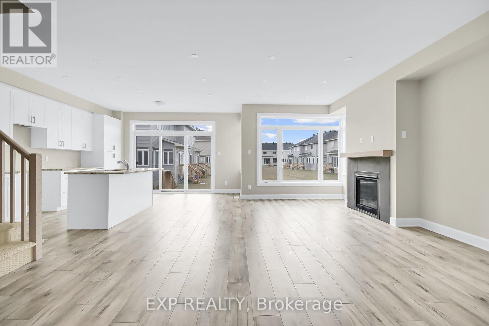 163 Hooper Street, Carleton Place, Ontario  K7C 0C4 - Photo 4 - X12325302