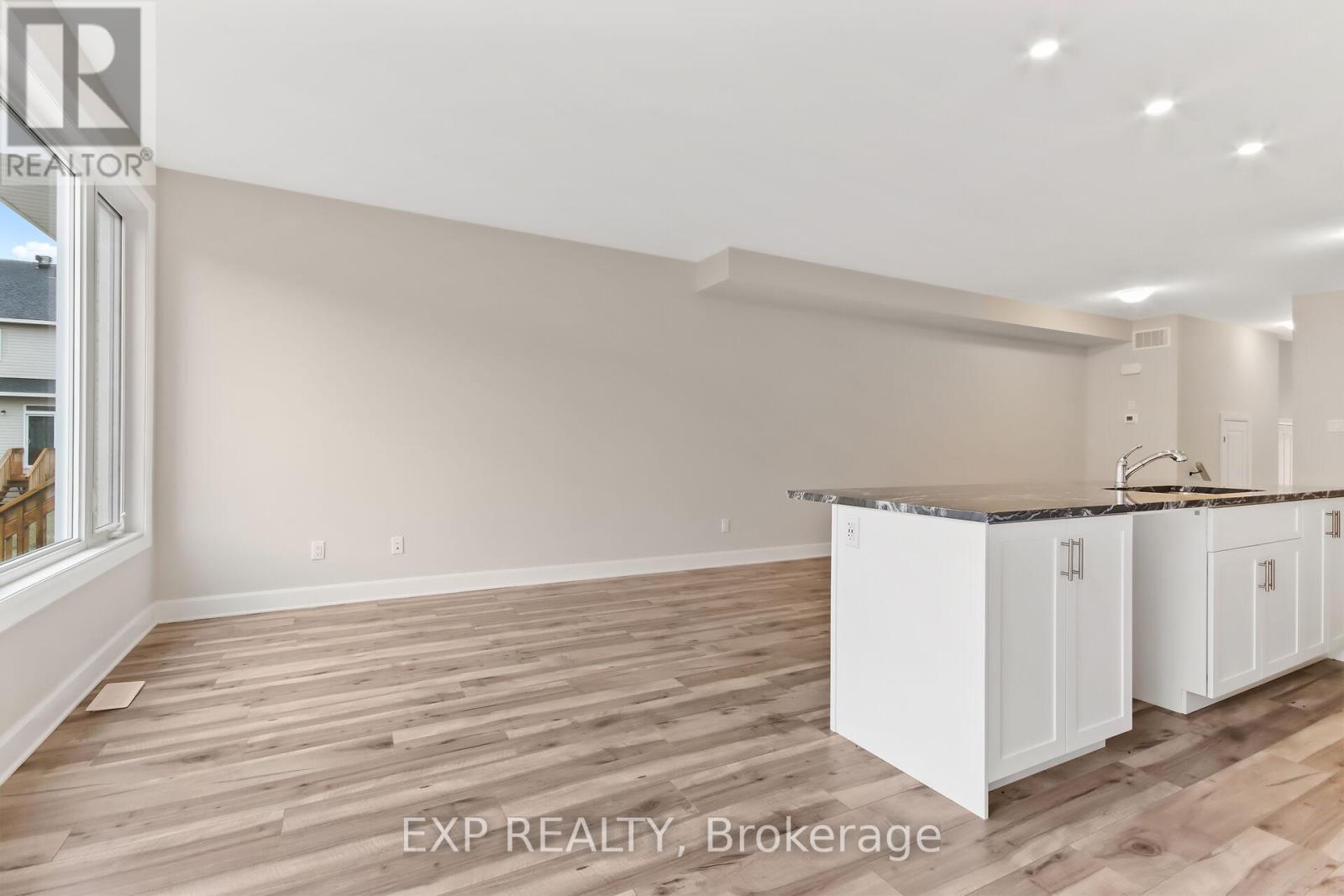 213 Hooper Street, Carleton Place, Ontario  K7C 0C4 - Photo 6 - X12325313