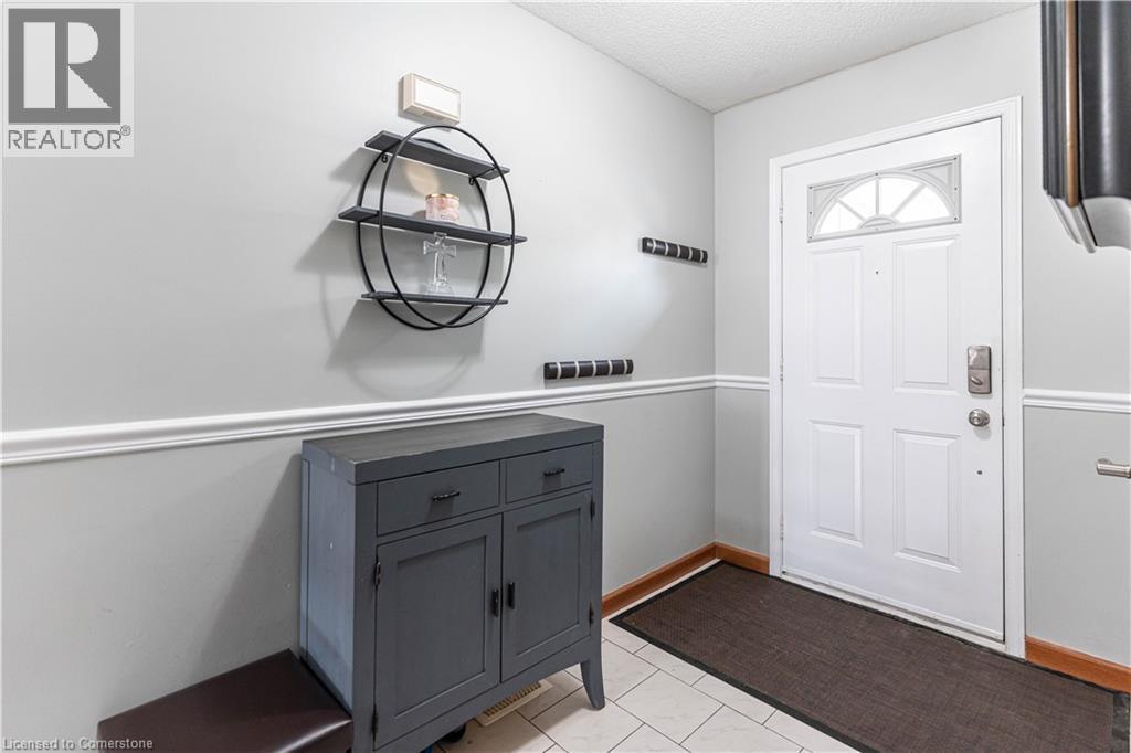 1 Royalwood Court Unit# 55, Hamilton, Ontario  L8E 4Y2 - Photo 5 - 40757459
