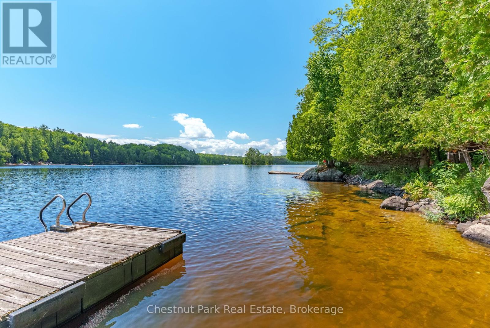 1054 10 Deewood Drive, Muskoka Lakes, Ontario  P0B 1M0 - Photo 2 - X12274261