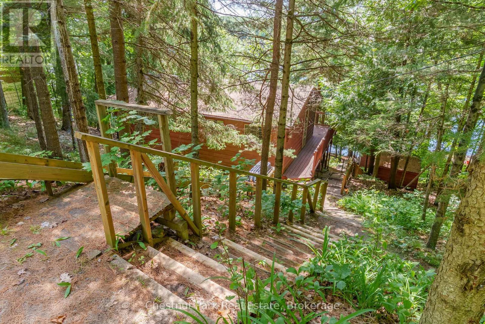 1054 10 Deewood Drive, Muskoka Lakes, Ontario  P0B 1M0 - Photo 8 - X12274261