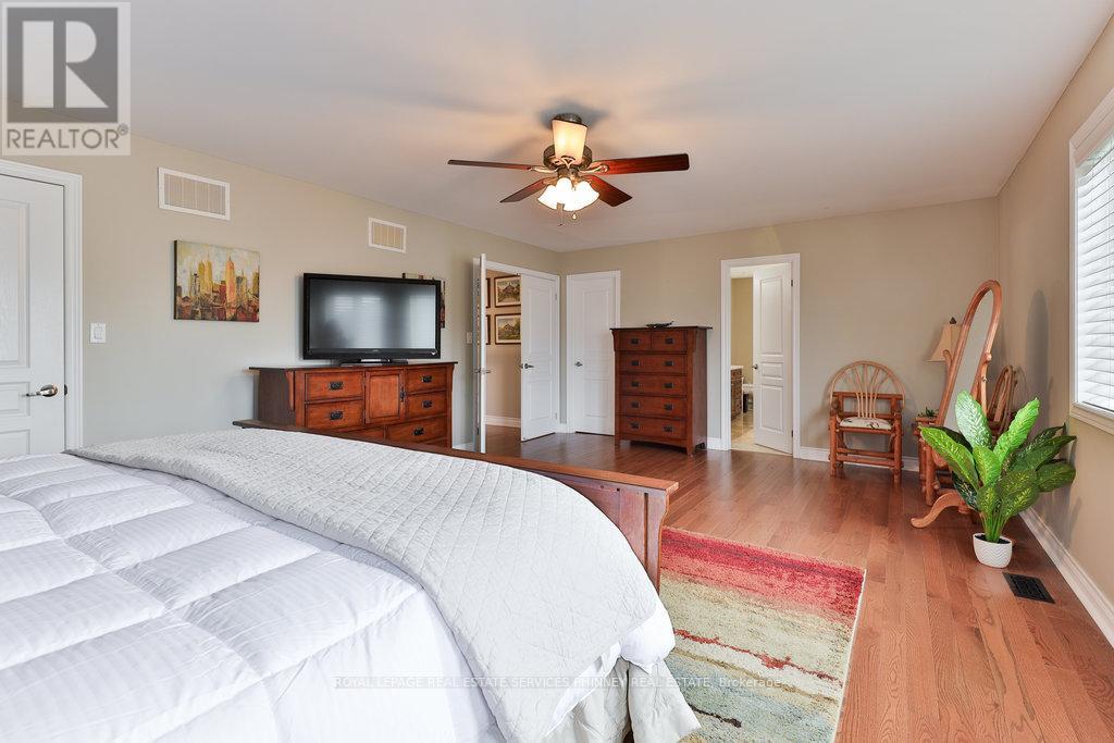 3260 Ribble Crescent, Oakville, Ontario  L6M 0B1 - Photo 24 - W12325170