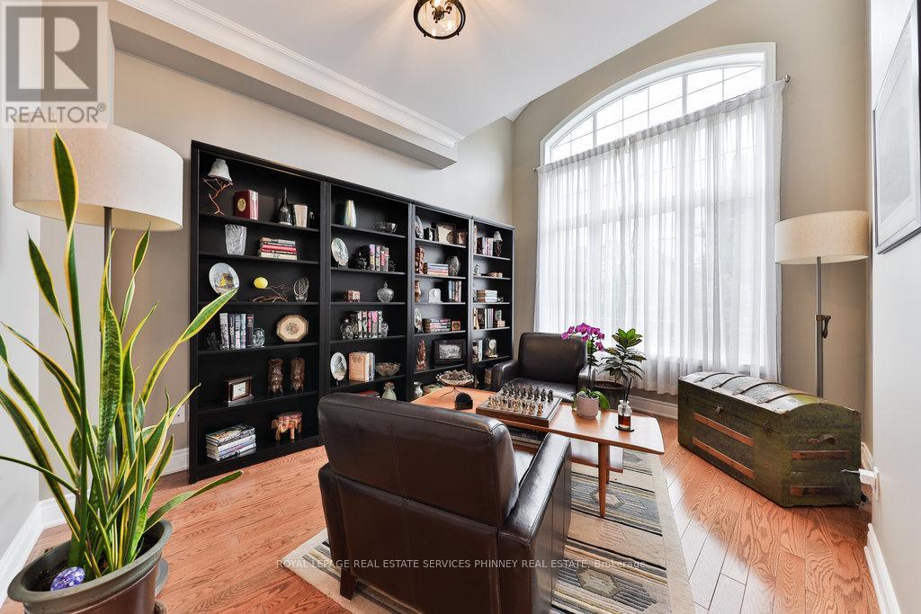 3260 Ribble Crescent, Oakville, Ontario  L6M 0B1 - Photo 3 - W12325170