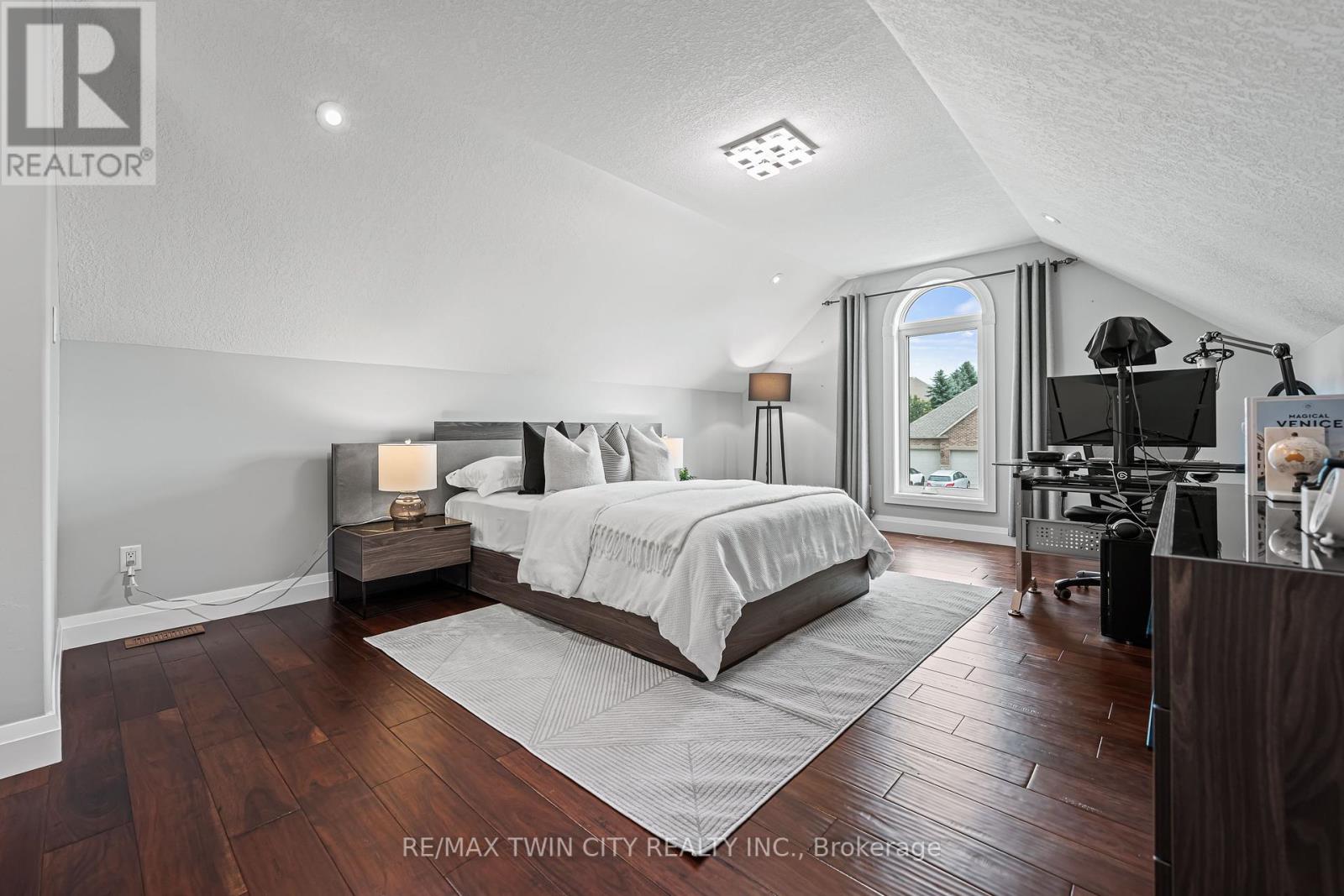 11 Milne Drive, Wilmot, Ontario  N0B 2H0 - Photo 26 - X12325189