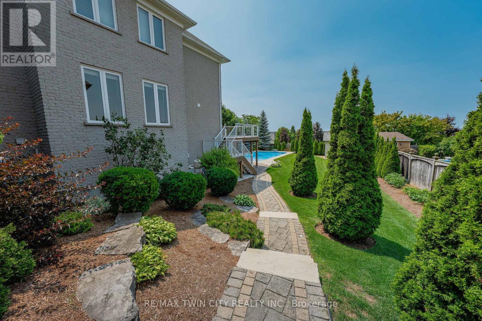 11 Milne Drive, Wilmot, Ontario  N0B 2H0 - Photo 49 - X12325189