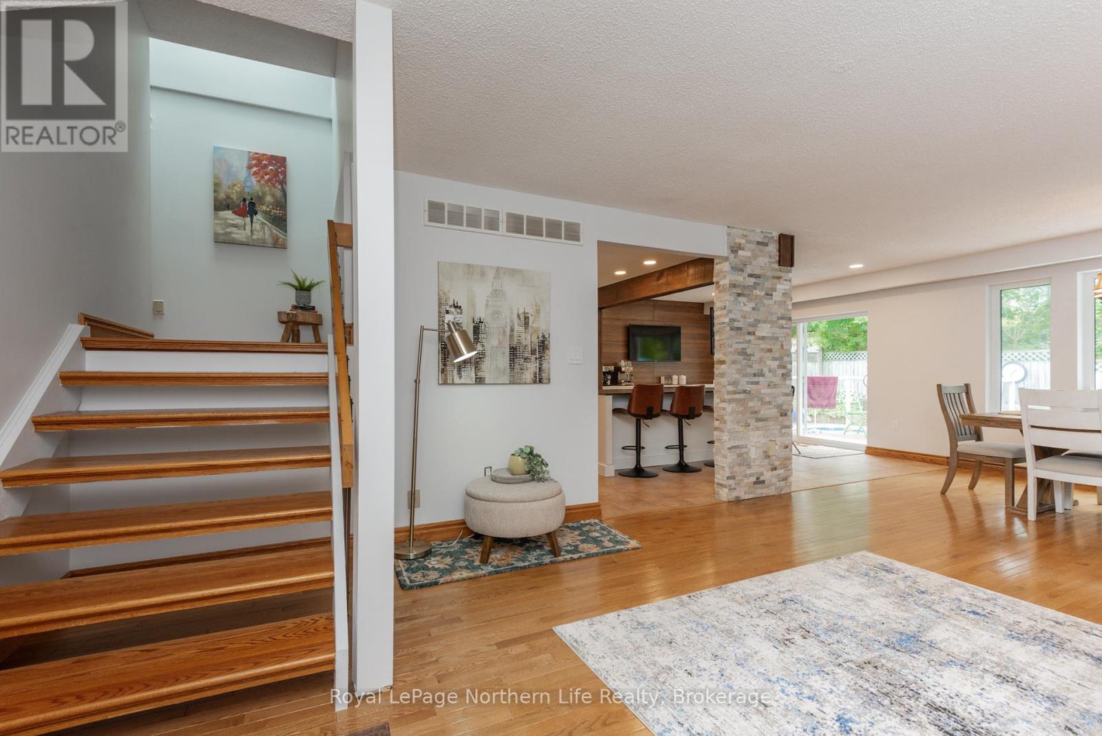 Property at 102 SABLE CRESCENT image 2
