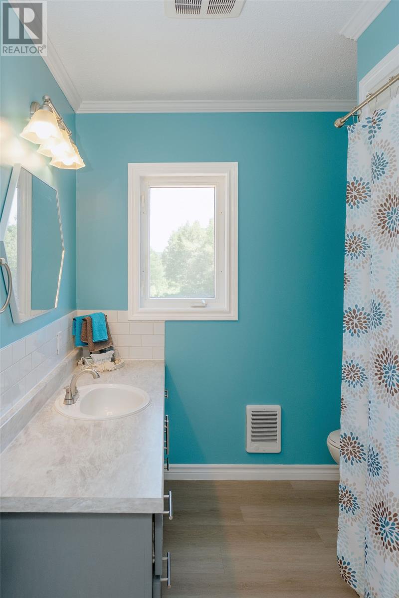 200 Jr Smallwood Boulevard, Gambo, Newfoundland & Labrador  A0G 1T0 - Photo 13 - 1288495