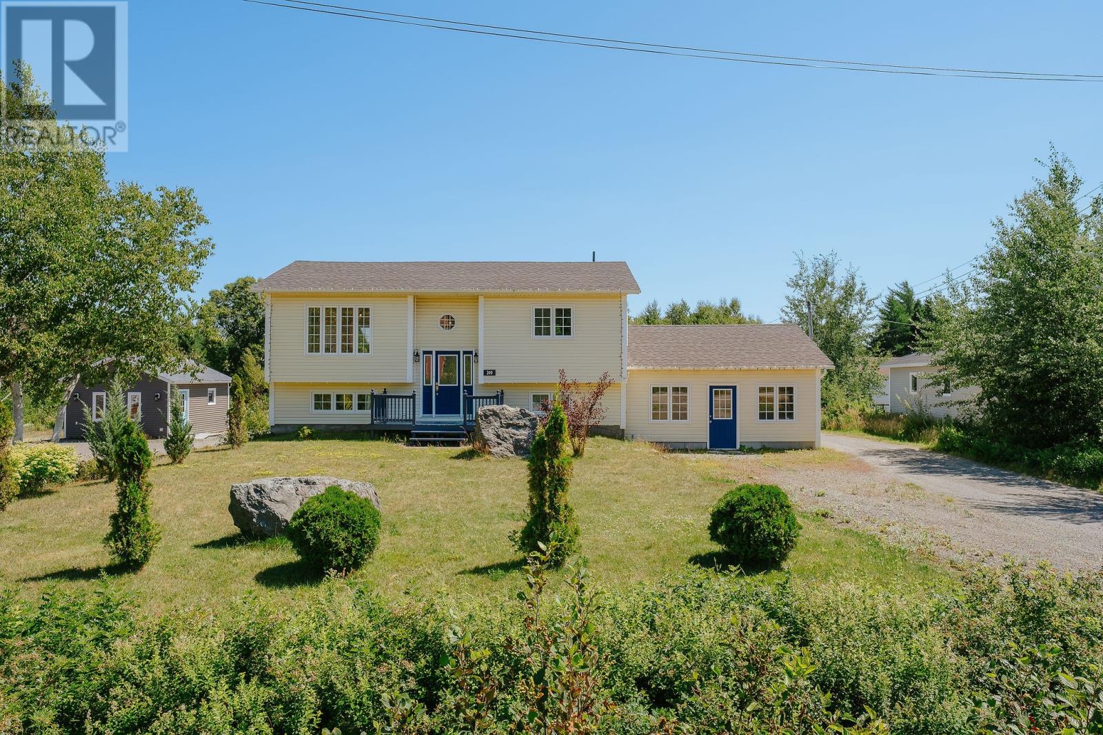 200 Jr Smallwood Boulevard, Gambo, Newfoundland & Labrador  A0G 1T0 - Photo 1 - 1288495