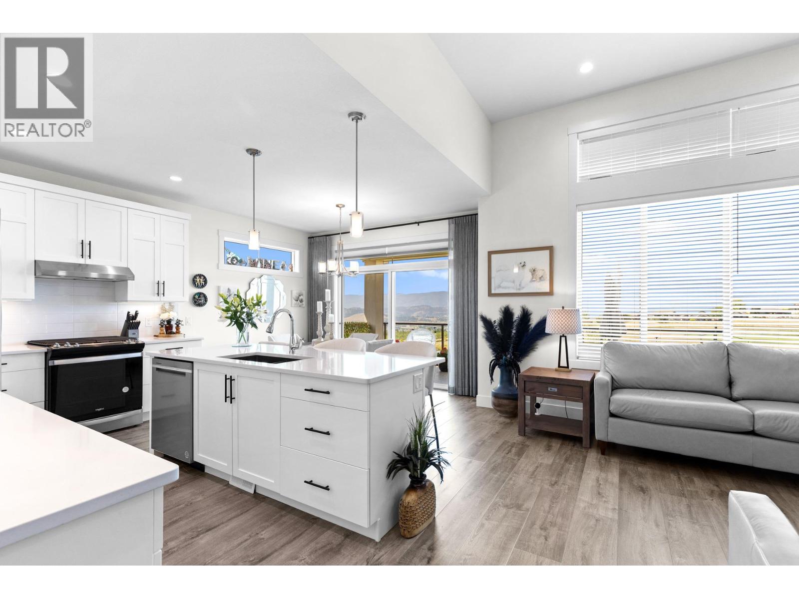 1396 Tower Ranch Drive, Kelowna, British Columbia  V1P 1T8 - Photo 11 - 10358240