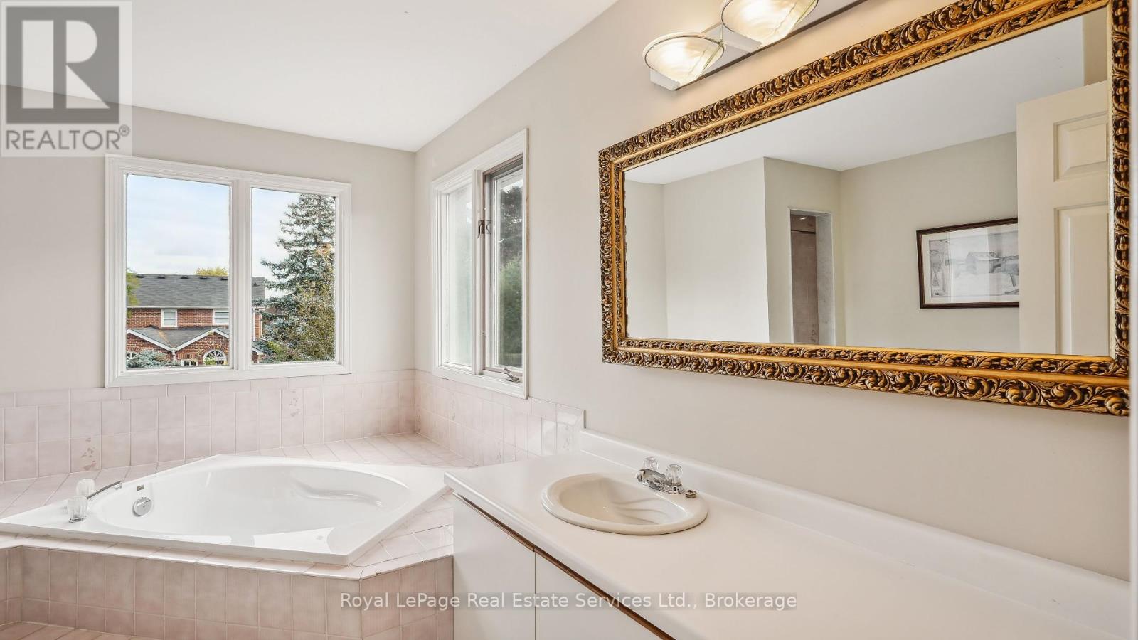 524 Chillingham Crescent, Oakville, Ontario  L6J 6N7 - Photo 21 - W12325430