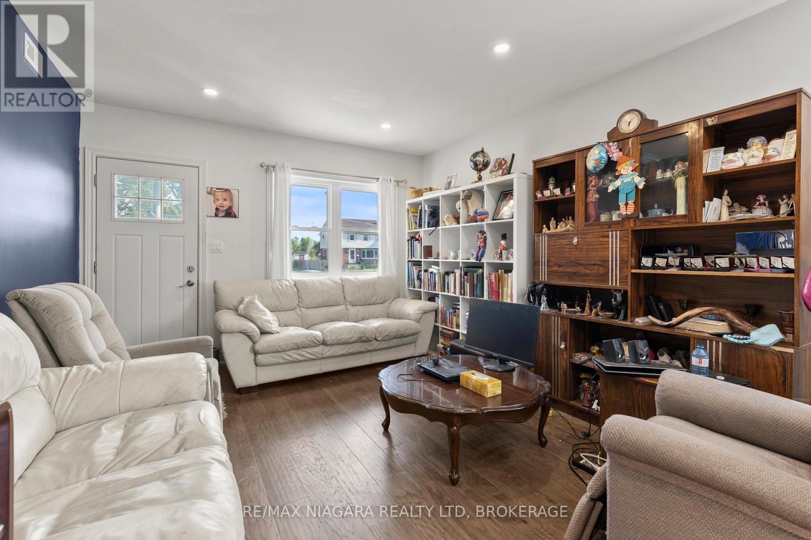 Property at 362 CARLTON STREET image 5