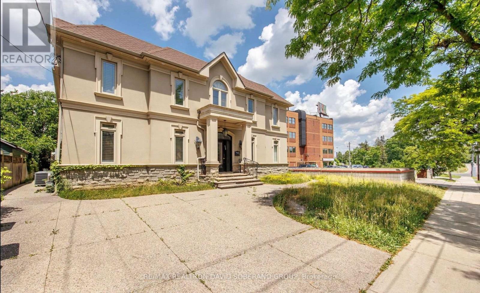 Property at 10 BAINBRIDGE AVENUE image 2