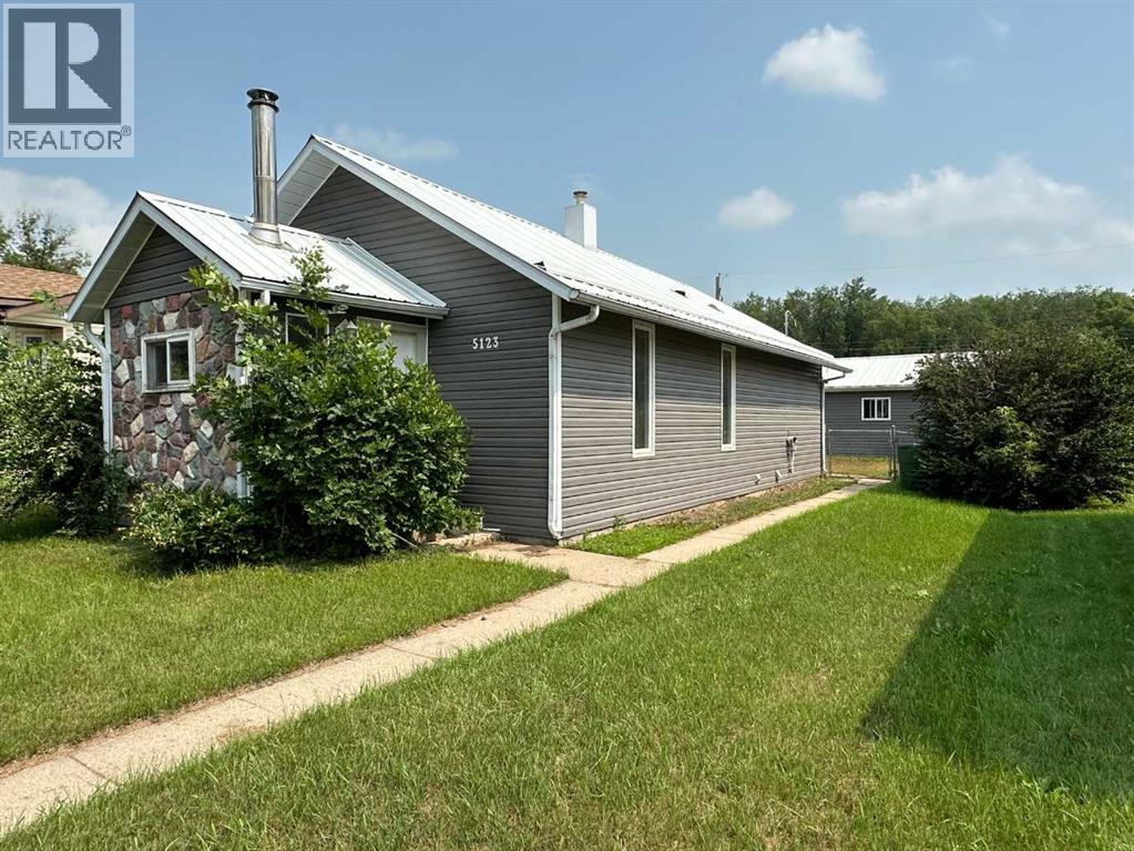 5123 49 Street, Provost, Alberta  T0B 3S0 - Photo 2 - A2152564