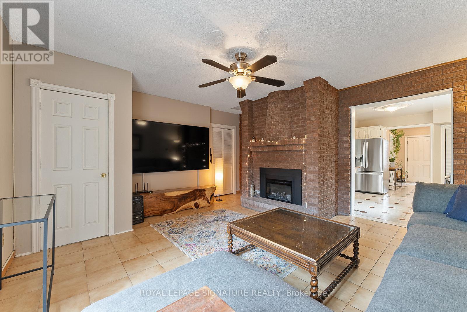 126 Harding Avenue, Toronto, Ontario  M6M 3A6 - Photo 21 - W12325293