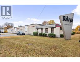 2570 OUELLETTE AVENUE, Windsor, Ontario