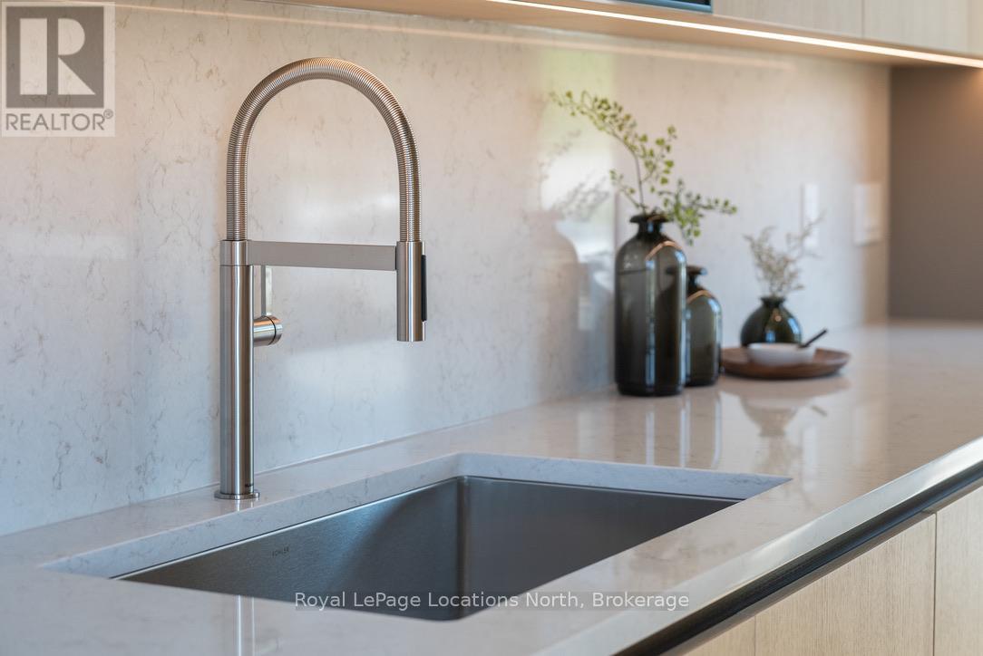 104 Maryward Crescent, Blue Mountains, Ontario  N0H 1J0 - Photo 13 - X12293188