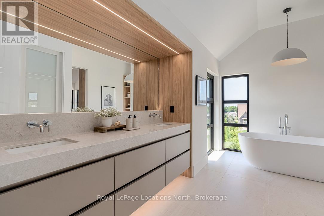 104 Maryward Crescent, Blue Mountains, Ontario  N0H 1J0 - Photo 35 - X12293188