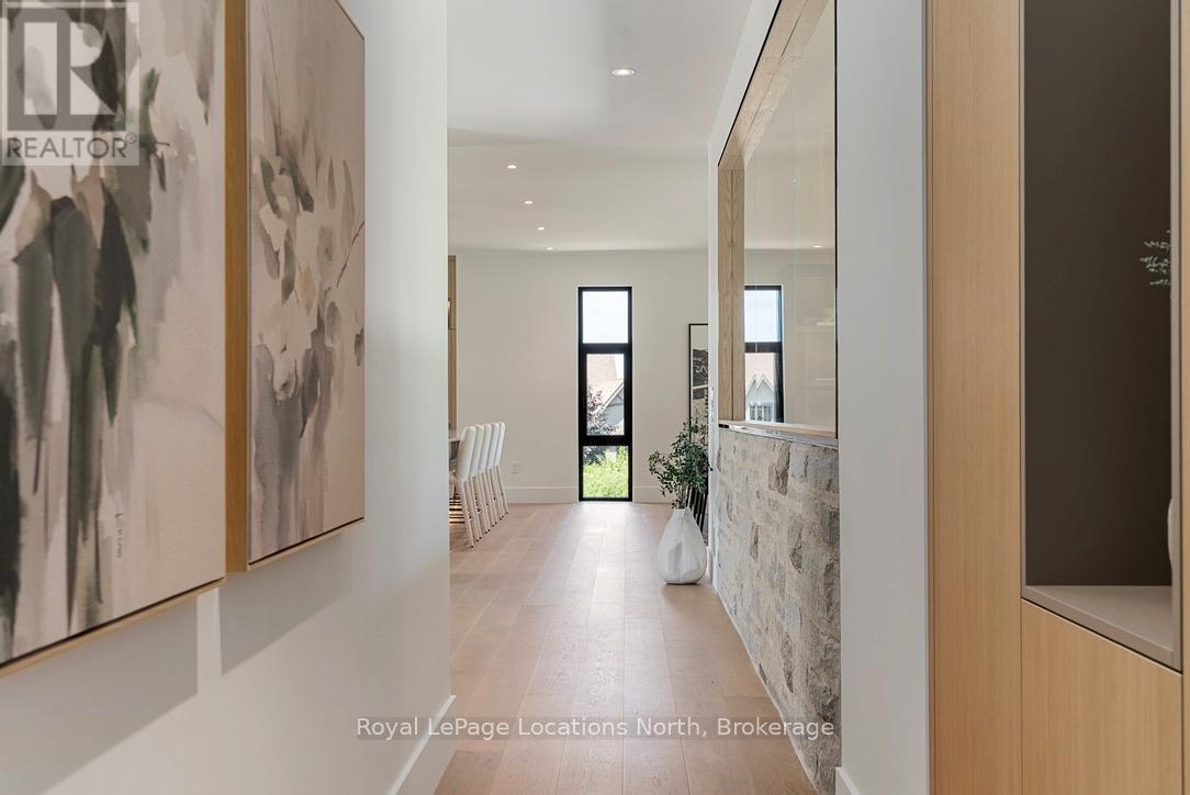 104 Maryward Crescent, Blue Mountains, Ontario  N0H 1J0 - Photo 5 - X12293188