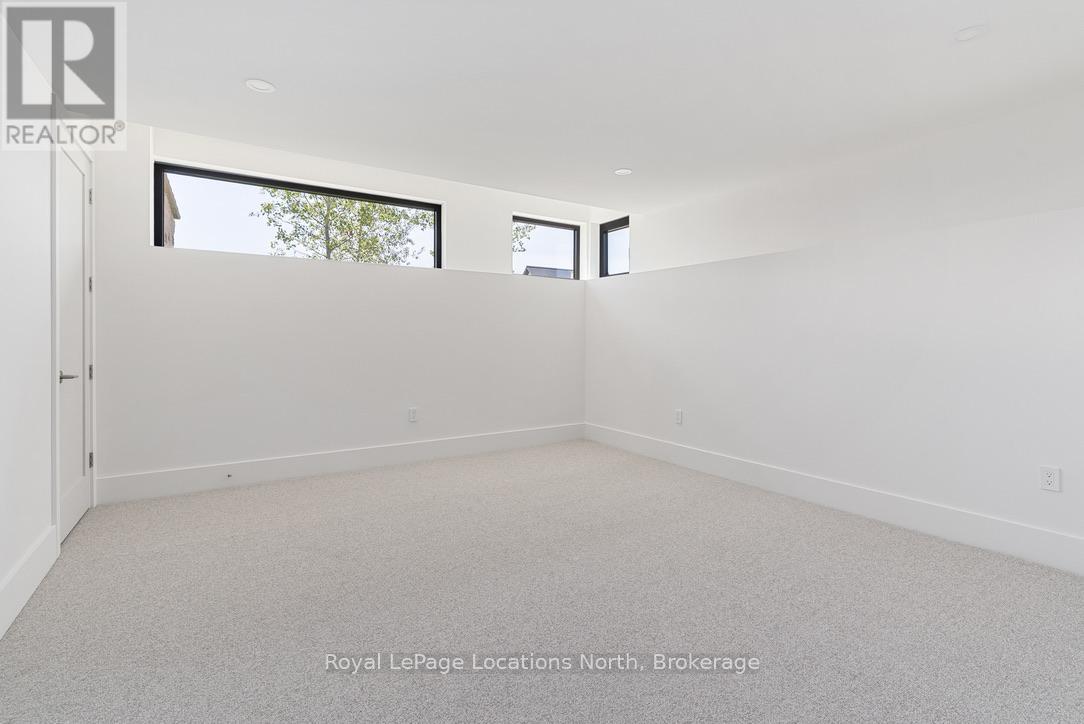 104 Maryward Crescent, Blue Mountains, Ontario  N0H 1J0 - Photo 44 - X12293188