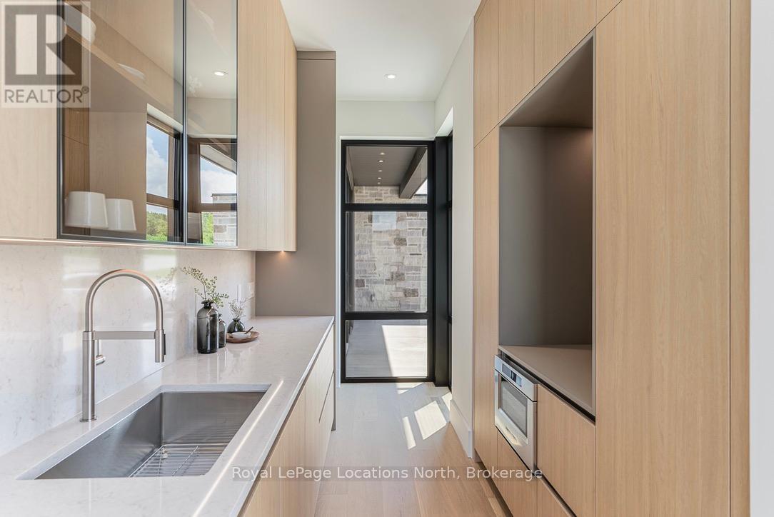 104 Maryward Crescent, Blue Mountains, Ontario  N0H 1J0 - Photo 12 - X12293188