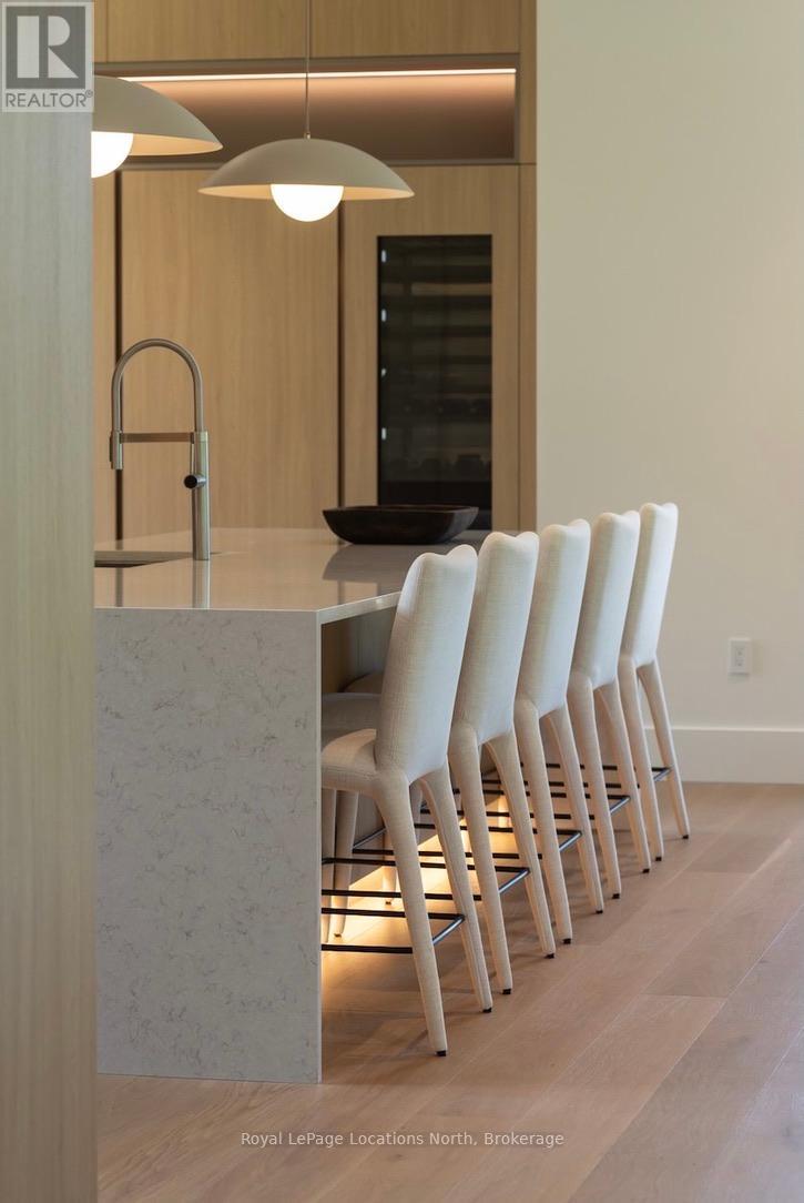 104 Maryward Crescent, Blue Mountains, Ontario  N0H 1J0 - Photo 6 - X12293188