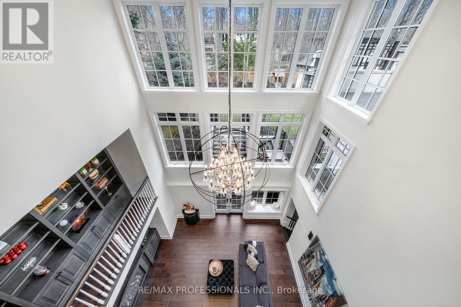 1285 Minaki Road, Mississauga, Ontario L5C 2X5 - Photo 23 - W12163134