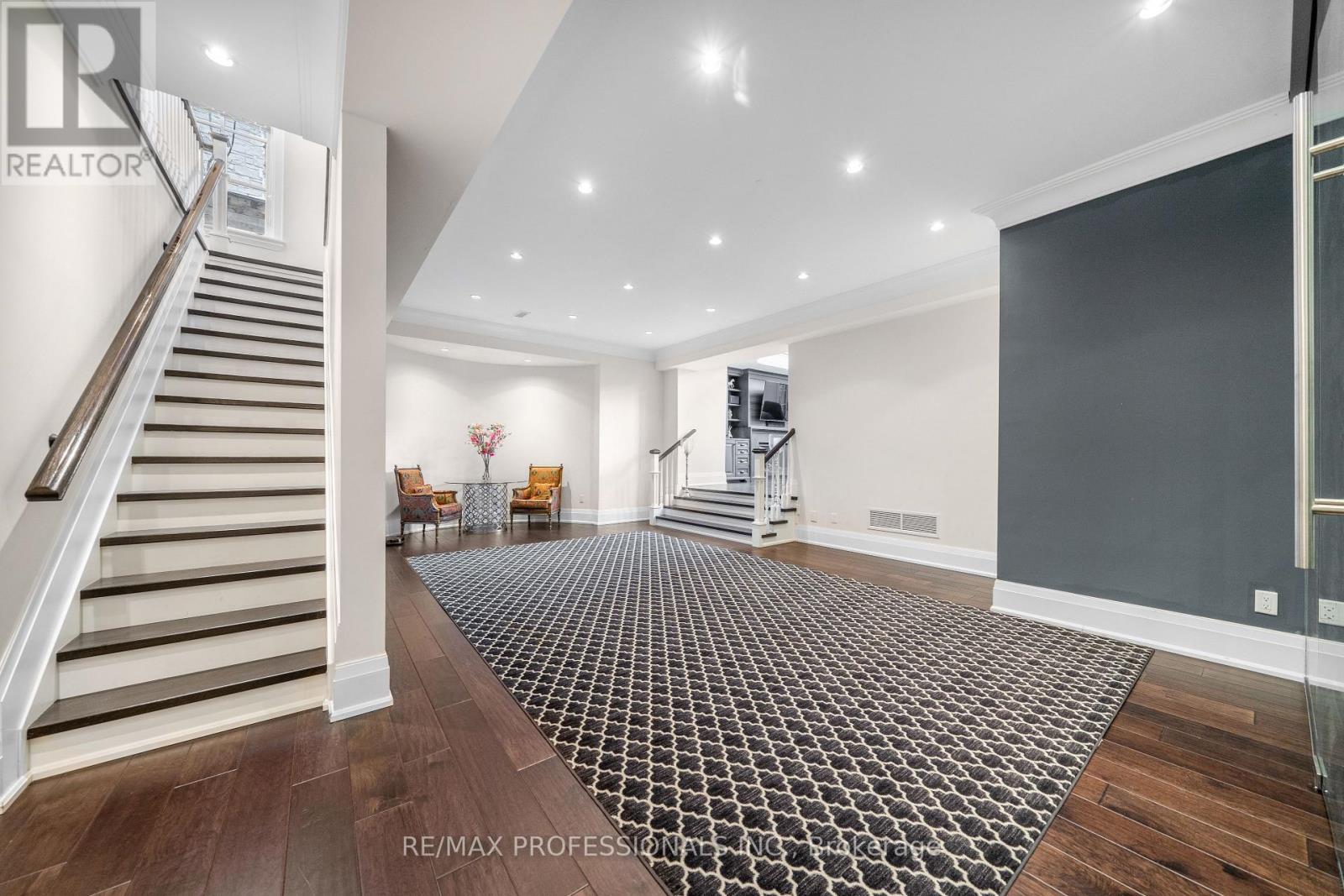 1285 Minaki Road, Mississauga, Ontario L5C 2X5 - Photo 28 - W12163134