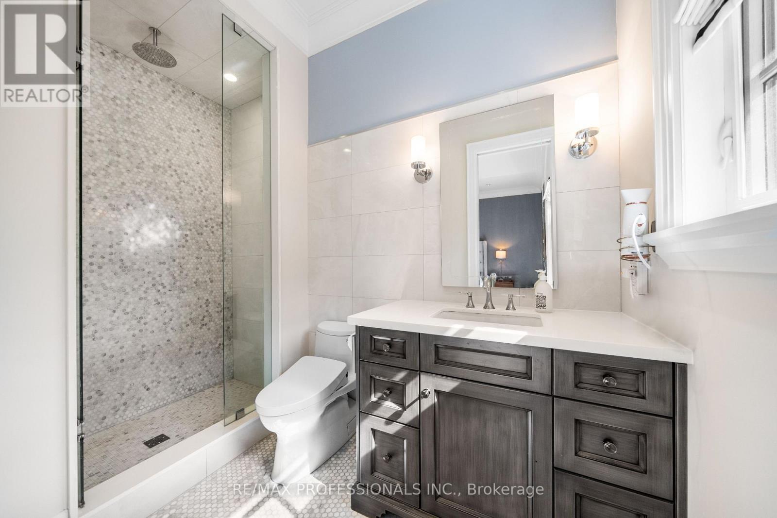 1285 Minaki Road, Mississauga, Ontario L5C 2X5 - Photo 25 - W12163134