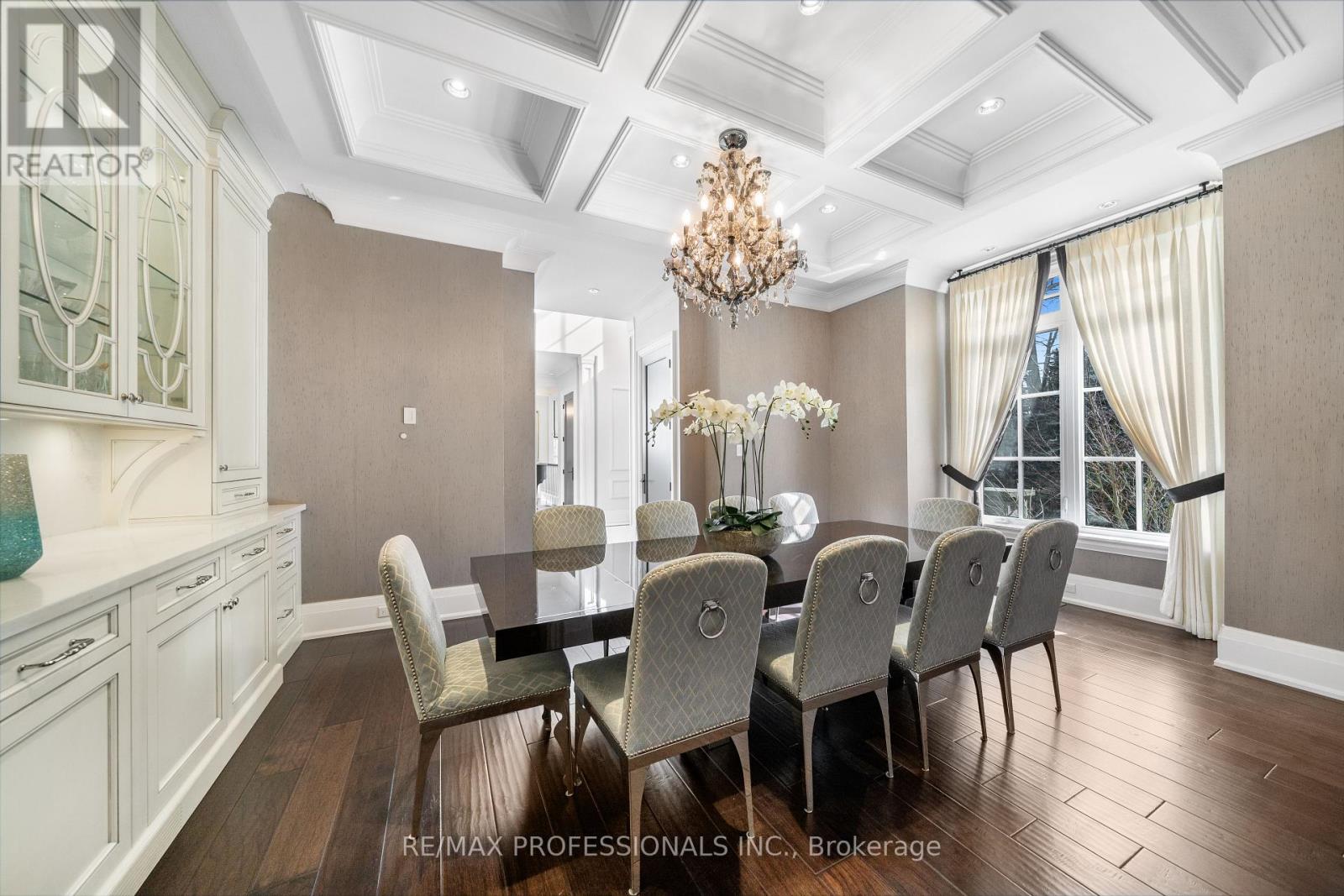 1285 Minaki Road, Mississauga, Ontario L5C 2X5 - Photo 34 - W12163134