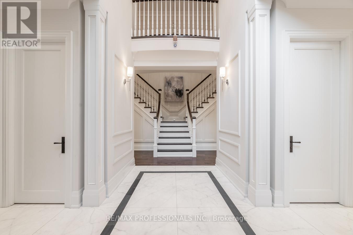 1285 Minaki Road, Mississauga, Ontario L5C 2X5 - Photo 8 - W12163134