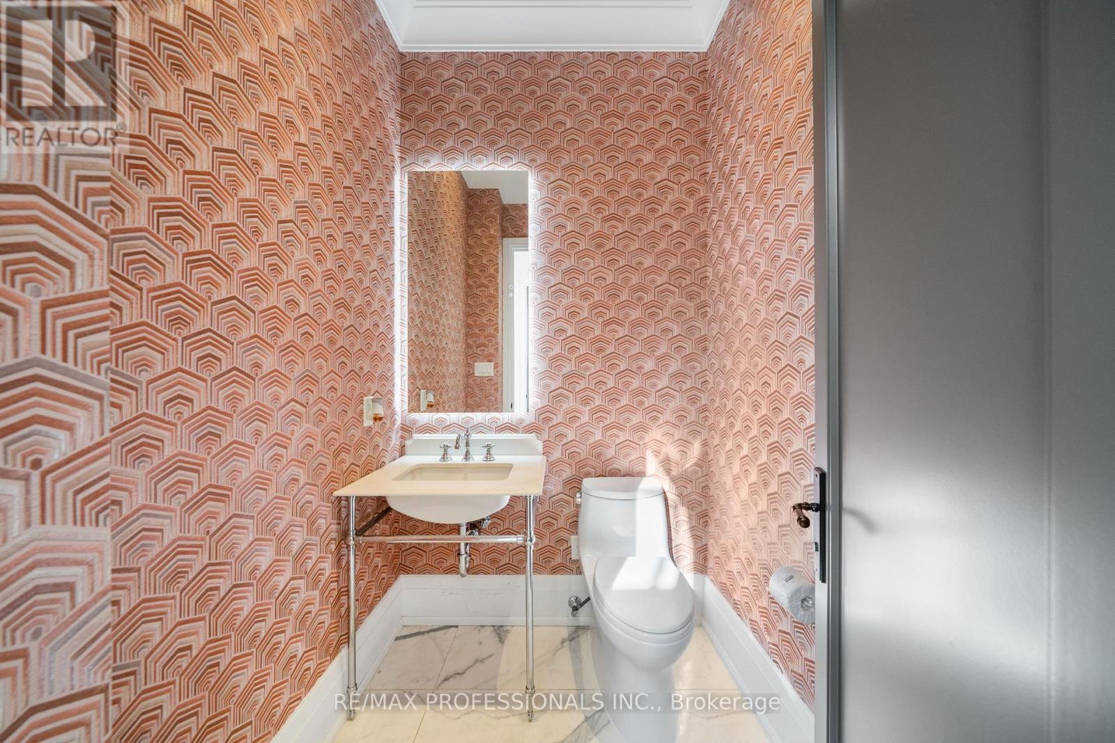 1285 Minaki Road, Mississauga, Ontario L5C 2X5 - Photo 37 - W12163134