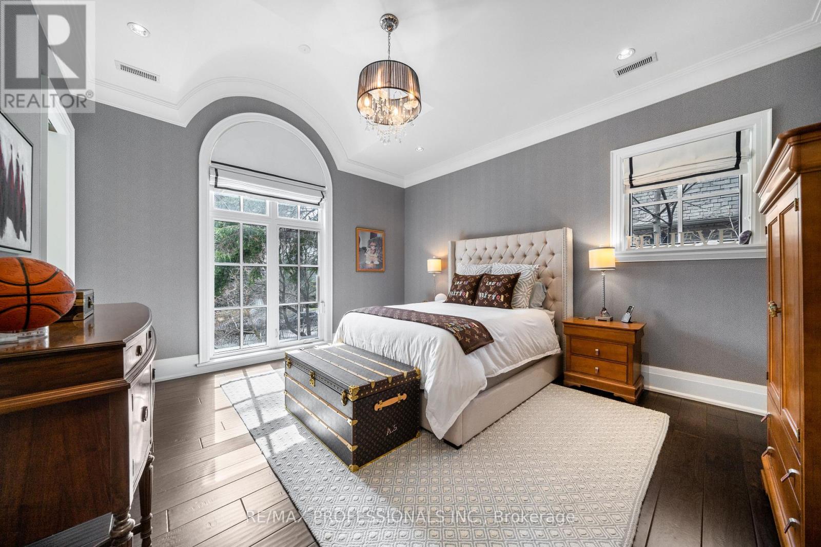 1285 Minaki Road, Mississauga, Ontario L5C 2X5 - Photo 24 - W12163134