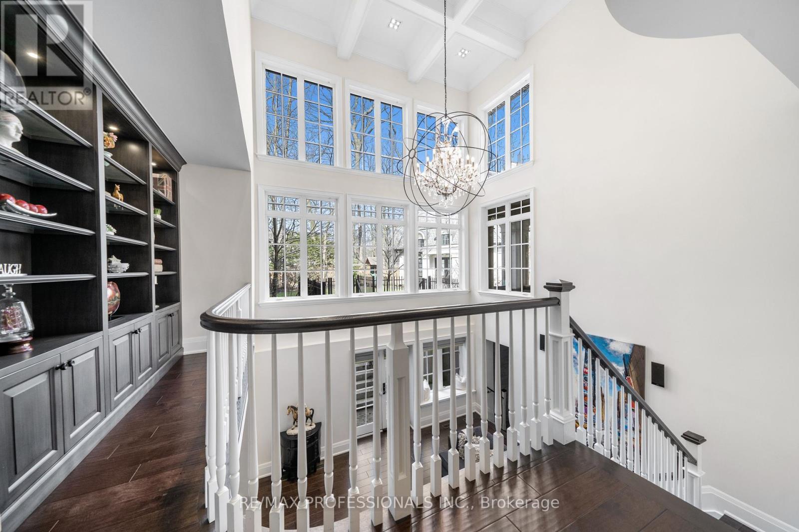 1285 Minaki Road, Mississauga, Ontario L5C 2X5 - Photo 31 - W12163134