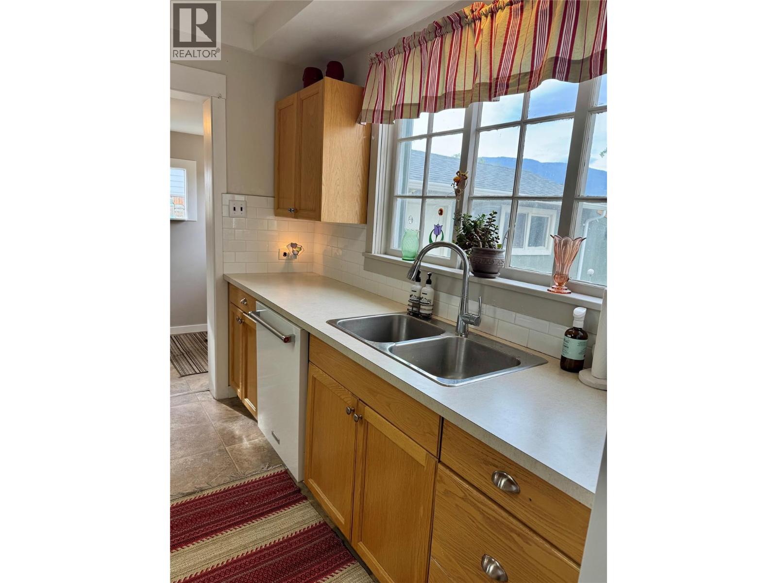 1782 Nicola Avenue, Merritt, British Columbia  V1K 1B8 - Photo 5 - 10358324