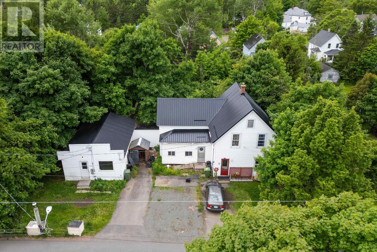 95 Church Street, Springhill, Nova Scotia  B0M 1X0 - Photo 3 - 202514811