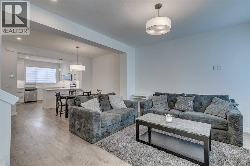 Property at 237 Dawson Circle image 4