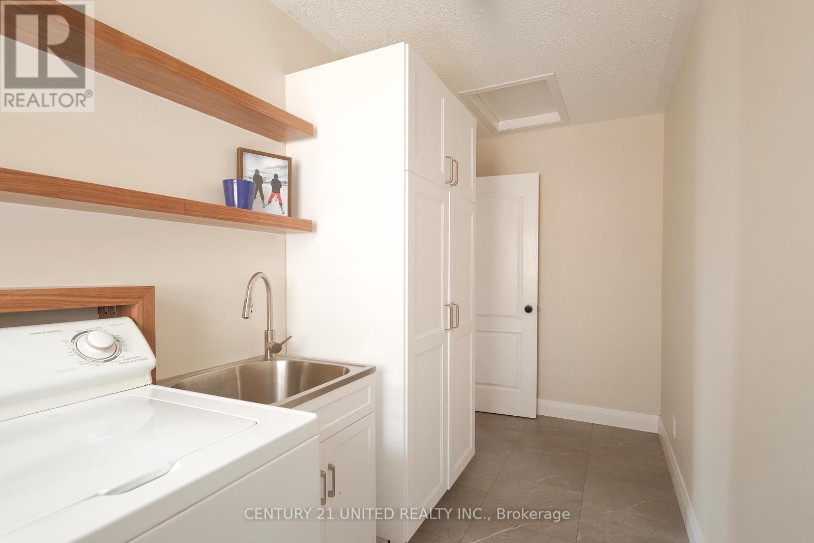 1855 Giles Avenue, Peterborough, Ontario  K9K 2P4 - Photo 21 - X12325599