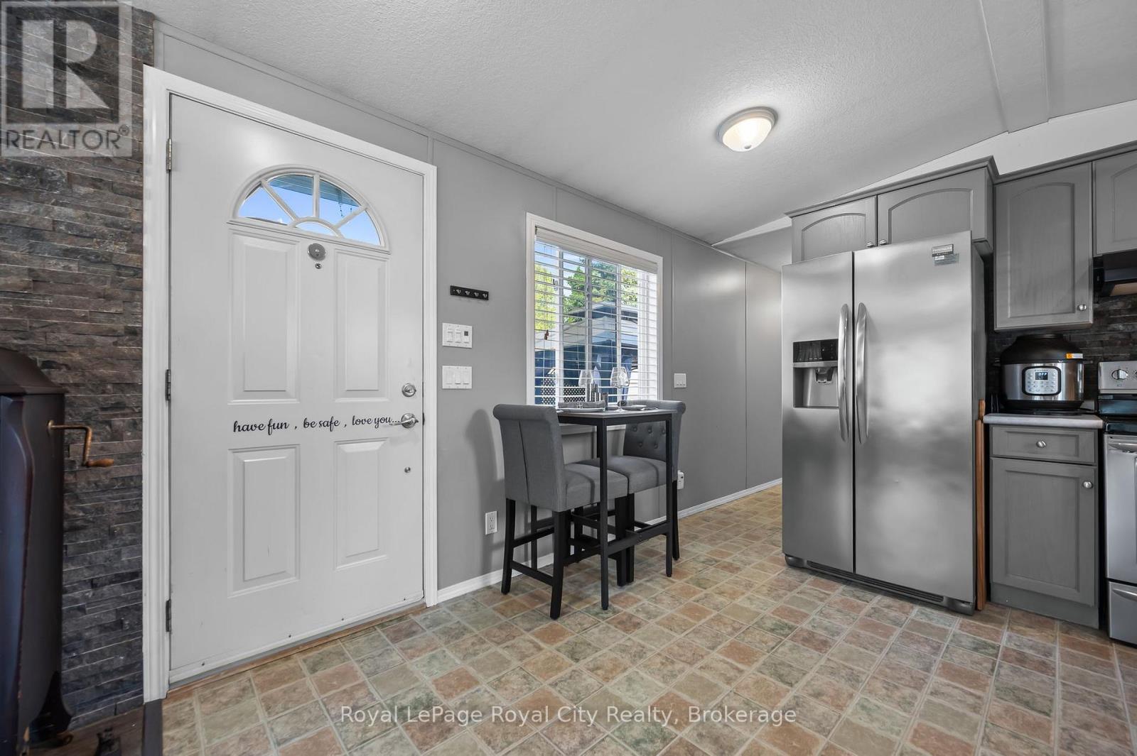 6 Water Street, Puslinch, Ontario  N1H 6H9 - Photo 6 - X12325592