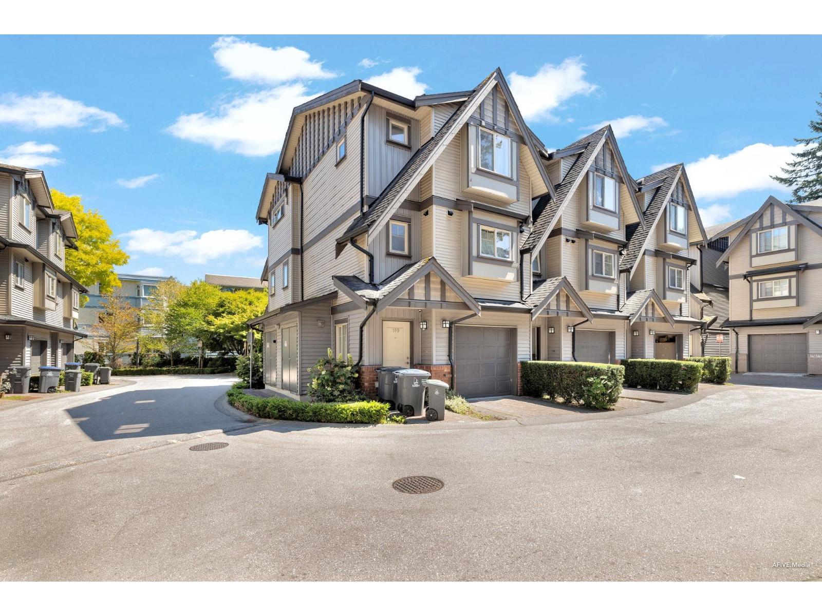 110 13368 72ND AVENUE, surrey, British Columbia