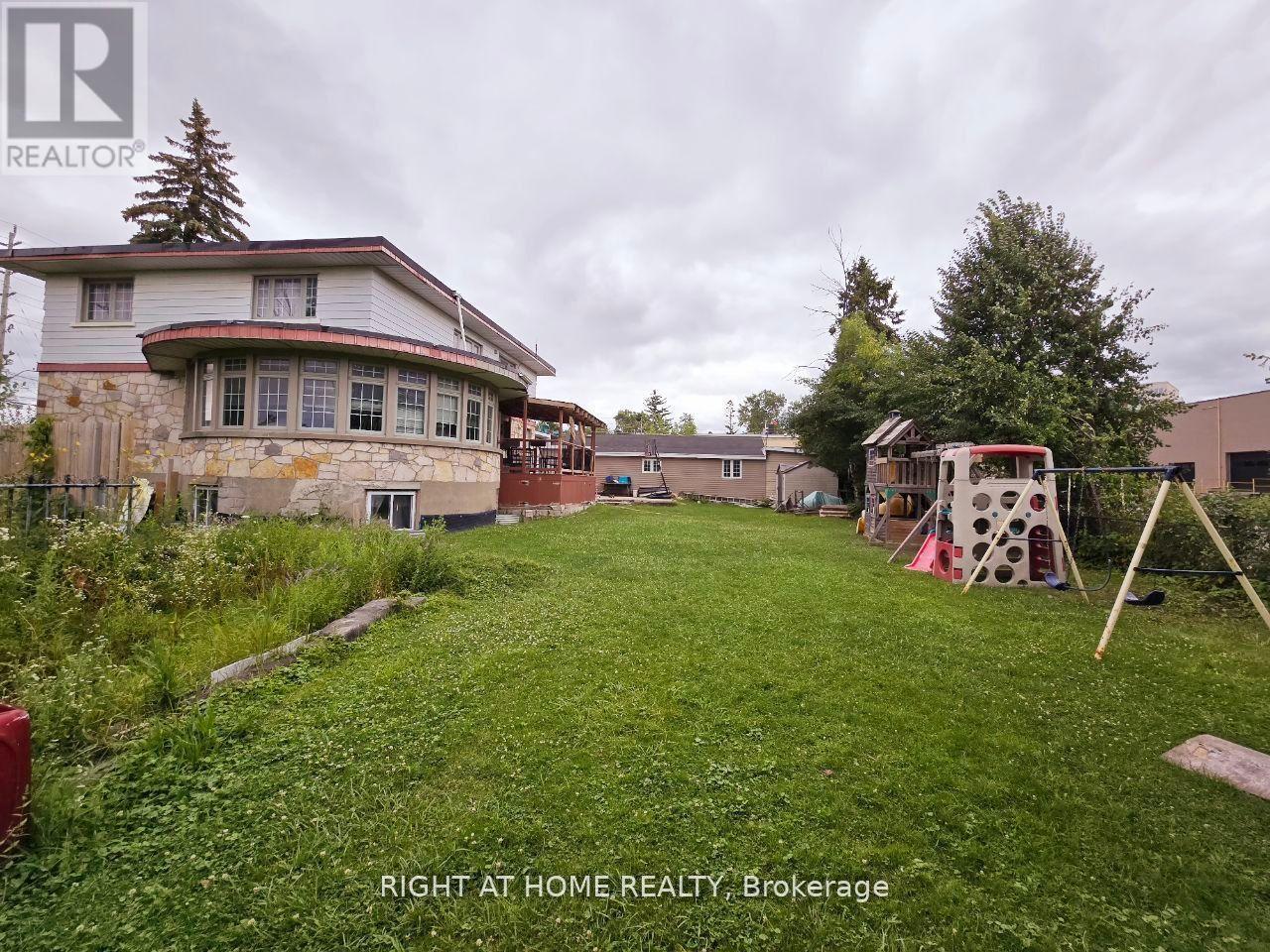 1196 Rainbow Street, Ottawa, Ontario  K1J 6X9 - Photo 18 - X12325484