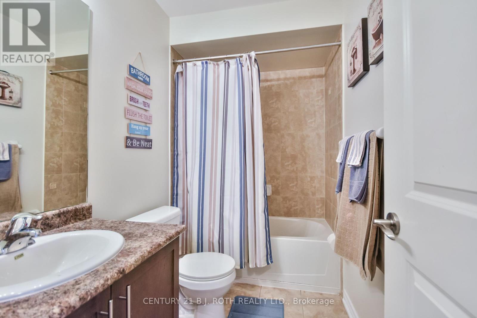 212 Maplewood Drive, Essa (Angus), Ontario  L0L 1B4 - Photo 20 - N12325424