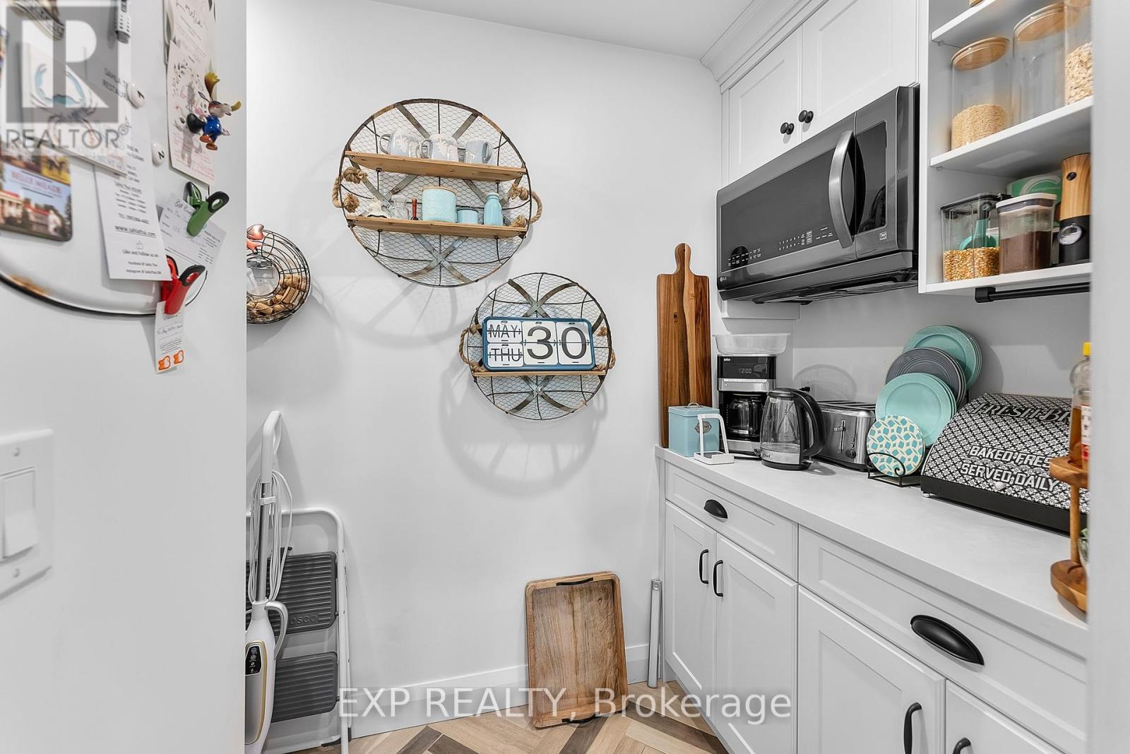 8 Stanmary Drive, St. Catharines, Ontario  L2N 5T4 - Photo 8 - X12325547
