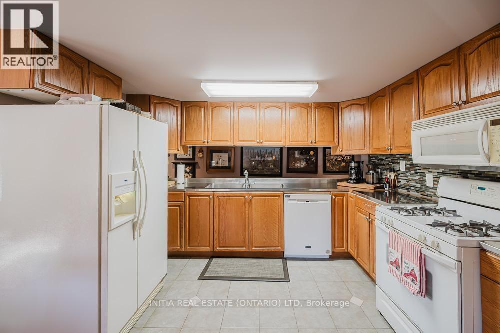 9450 Longwoods Road, Chatham, Ontario  N7M 5J7 - Photo 2 - 25019787