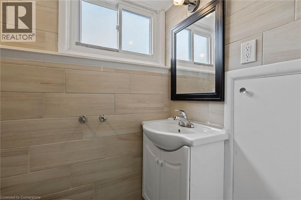 Photo 20 of 35 for 1151 Lancaster Street